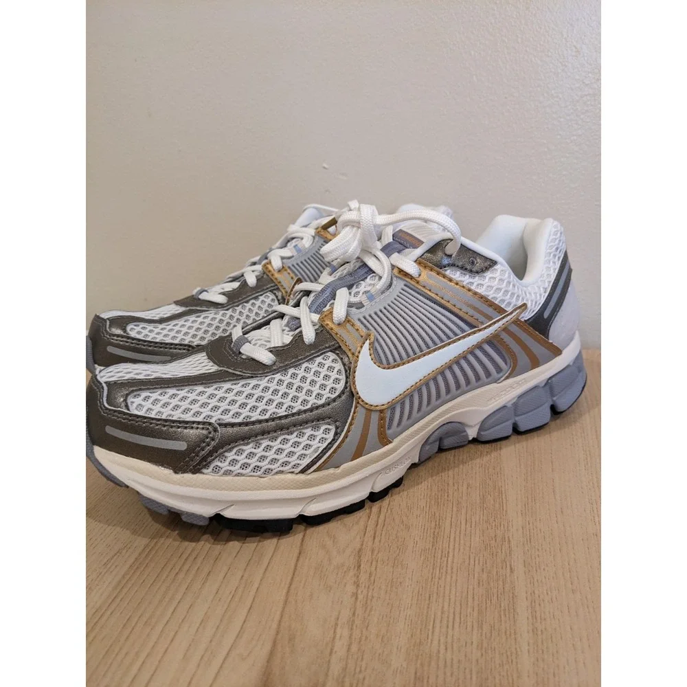 Nike Air Zoom Vomero 5 Metallic Pewter Gold Men's 10 HJ7247-099 New‎ No Box